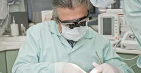 Dentistas alertam para novo efeito do Ozempic que pode afetar seus dentes