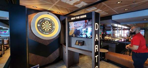 Interior do All-Stars Sports Bar com petiscos exclusivos