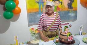 Idoso se veste de Chaves para comemorar 92 anos e viraliza na web