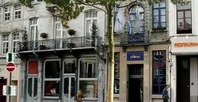 8 bancos com design criativo que vão te impressionar