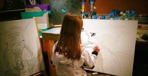 Bria, a menina que pinta animais ameaçados para salvá-los da extinção