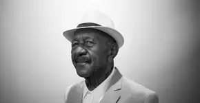 Bate-papo musicado com Silvio Modesto