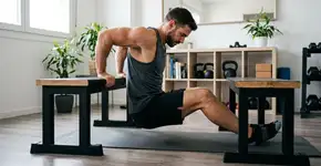 Nem flexão, nem supino. Este exercício simples fortalece os braços e define o peitoral 6 vezes melhor