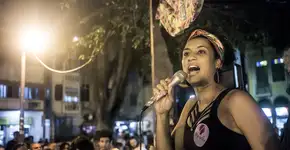 Ato em homenagem a Marielle Franco reúne milhares no Rio