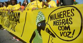 A cada 3 mulheres assassinadas no Brasil, 2 são negras