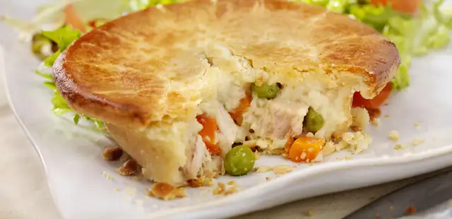 Faça hoje mesmo este empadão de liquidificador cremoso e recheado