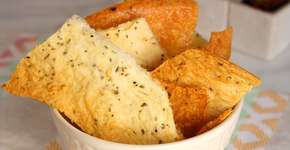 Crostini de tapioca crocante e sem glúten; aprenda a fazer