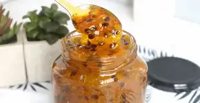 Faça uma geleia de pimenta com maracujá fácil e com 5 ingredientes