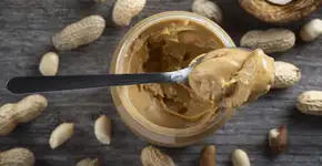 Nem parece que foi feita em casa; veja essa receita prática e deliciosa de pasta de amendoim