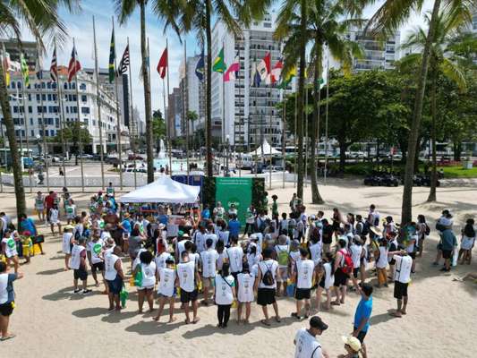 Os mutirões ainda têm ajuda das ONGs Fundo Limpo, Nossa Iracema, Instituto Eco Faxina, Remada Ambiental e SOS Lagos 