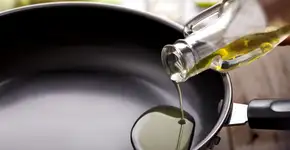 Está caro? Troque o azeite por este óleo e ainda atrase o envelhecimento