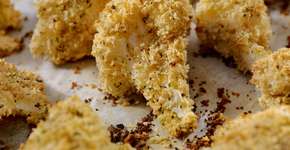 Este bolinho de couve-flor assado é tão crocante que parece frito