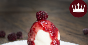 Saiba como preparar brownie red velvet + sorvete de cream cheese