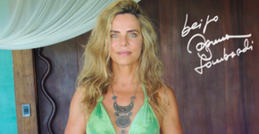 Aos 64 anos e bem resolvida, Bruna Lombardi posta foto de biquíni