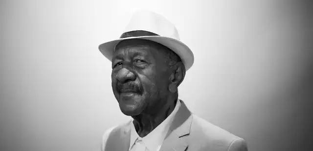 Bate-papo musicado com Silvio Modesto