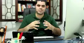 Professor faz sucesso ao ensinar matemática de graça no YouTube