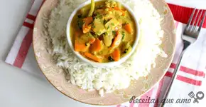 Curry de vegetais reúne sabor e praticidade; veja receita