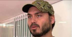 Carlos Bolsonaro insinua que se masturbou com revista de Thammy