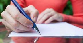 Filha vai a escola com bilhete da mãe pedindo socorro