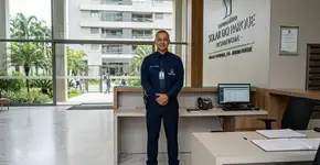 Cumprimentar o porteiro pelo nome todo dia mostra uma característica rara na sua personalidade