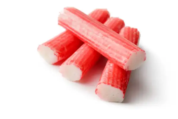 Kani Kama feito siri X feito de peixe: a maioria dos Kani kamas não são feitos com a carne do siri, mas sim com peixe processado e aromatizante e corantes para mudar o sabor e aspecto. 
