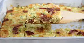 Torta de abobrinha com calabresa leve e muito saborosa