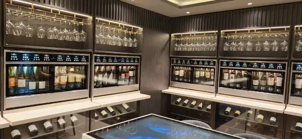 Helios Wine Bar, único do tipo da frota da MSC Cruzeiros