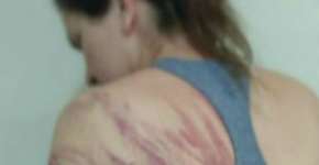 Marido chicoteia esposa com fios elétricos após ataque de fúria