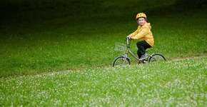 Paris lança serviço de compartilhamento de bicicletas para crianças