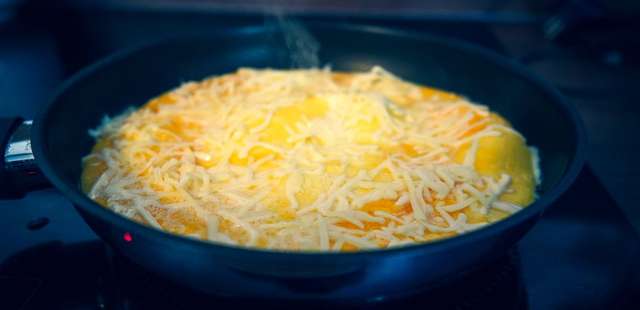 Omelete de queijo na Air Fryer