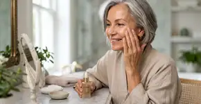 Estes são os melhores séruns faciais antienvelhecimento para mulheres com 60 anos ou mais