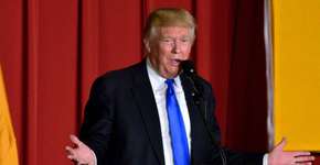 Estilista mexicano dá recado chocante para Trump em fashion week