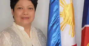 Diplomata é filmada agredindo funcionária da embaixada