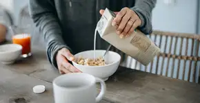 Tipo de leite específico pode ajudar a diminuir o colesterol ruim; saiba qual