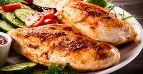 Se joga nessa receita de frango grelhado com molho de abacaxi