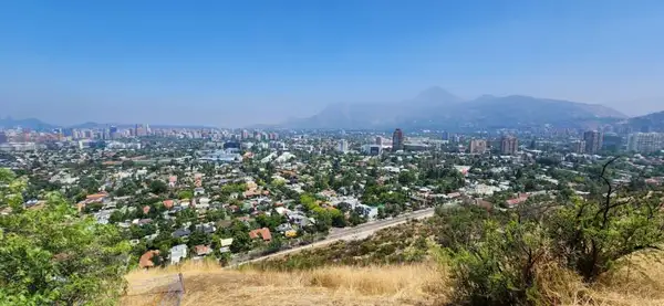 Vista da capital Santiago a partir do Cerro Calán 