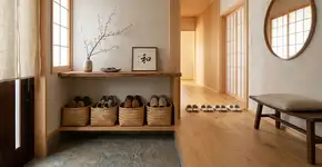 Nas casas mais organizadas do Japão o hall de entrada não tem poeira acumulada porque usam cestos de palha para guardar sapatos