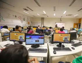 Educação: Sesi-SP abre 6 mil vagas em curso gratuito para jovens e adultos