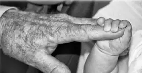 Vovó que cuida de netinho vive 10 anos mais, revela pesquisa