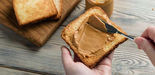 Pasta de amendoim que parece mágica: apenas 2 ingredientes e muito sabor