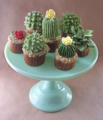 Cactos? Não, cupcakes. Ficaram lindos, né?