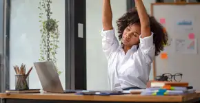 Exercício sentado supera jejum intermitente em queima de gordura, revela estudo