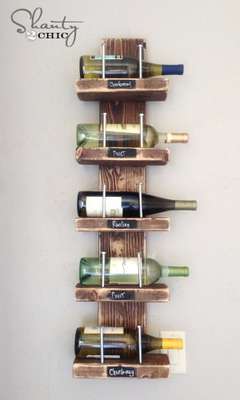 Crie sua própria prateleira de vinho com alguns materiais e ferramentas básicas - Imagem: shanty-2-chic.com