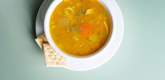 Canja com bacon: um toque especial no clássico