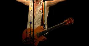 Ouça os 10 maiores álbuns de rock latino de todos os tempos