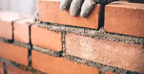 Curso gratuito capacita profissionais da construção civil