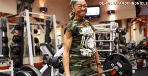 Vovó de 47 kg ergue 97 kg e leva título mundial