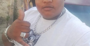 Mãe denuncia funerária por colocar lixo em caixão de jovem obeso