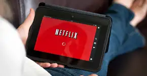 Procon notifica Netflix sobre cobrança de taxa extra de usuários