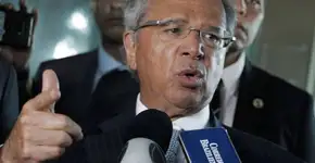 Guedes diz que dólar baixo fazia até doméstica ir para Disney: ‘Peraí’